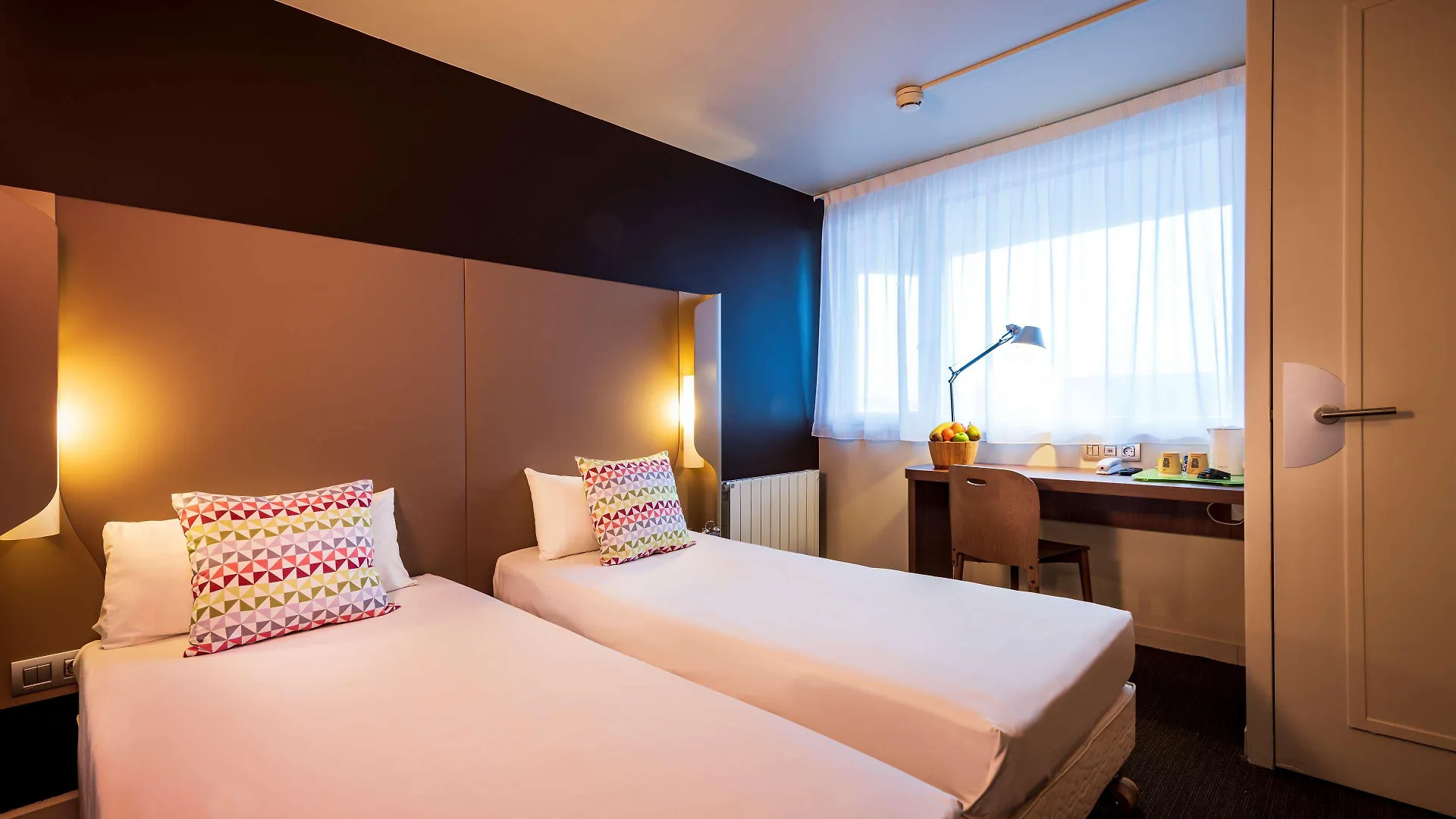 Campanile Hotel & Restaurant Eindhoven 3*,