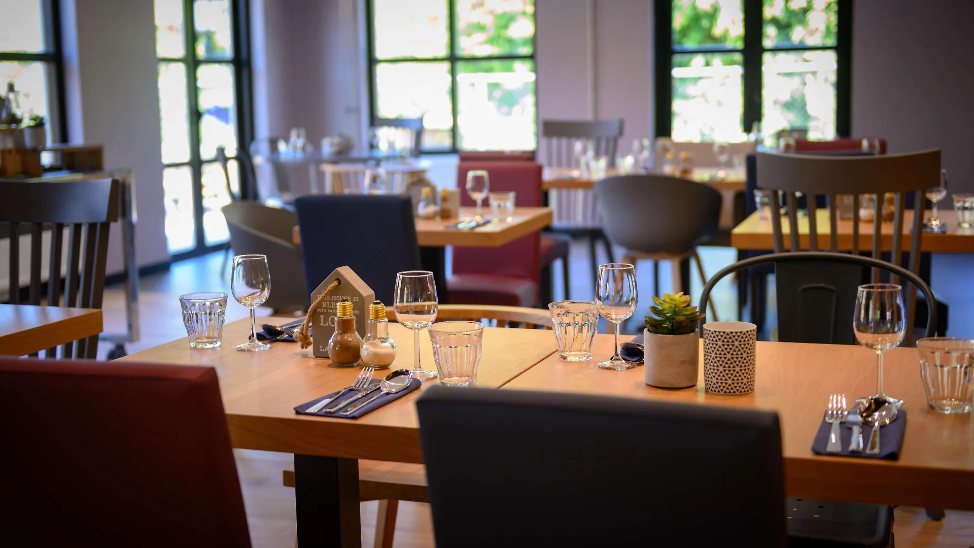 Campanile Hotel & Restaurant Eindhoven 3*,